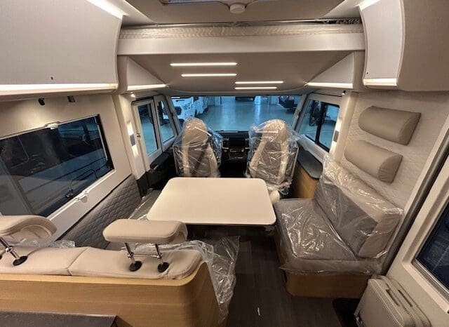 ADRIA SONIC PLUS 700 SL GARAGE LETTI GEMELLI GAMMA 2025 FARI LED E UCONNECT 10″ pieno