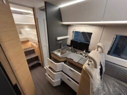 ADRIA SONIC PLUS 700 SL GARAGE LETTI GEMELLI GAMMA 2025 FARI LED E UCONNECT 10″ pieno