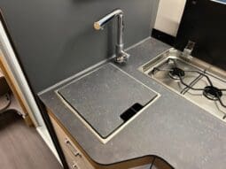 ADRIA SONIC PLUS 700 SL GARAGE LETTI GEMELLI GAMMA 2025 FARI LED E UCONNECT 10″ pieno