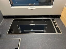 ADRIA SONIC PLUS 700 SL GARAGE LETTI GEMELLI GAMMA 2025 FARI LED E UCONNECT 10″ pieno