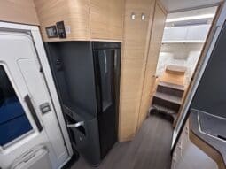 ADRIA SONIC PLUS 700 SL GARAGE LETTI GEMELLI GAMMA 2025 FARI LED E UCONNECT 10″ pieno