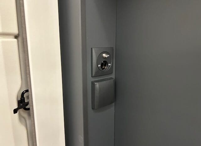 ADRIA SONIC PLUS 700 SL GARAGE LETTI GEMELLI GAMMA 2025 FARI LED E UCONNECT 10″ pieno