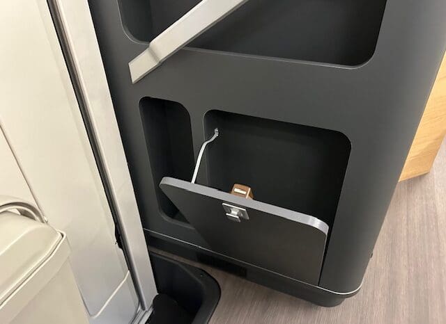 ADRIA SONIC PLUS 700 SL GARAGE LETTI GEMELLI GAMMA 2025 FARI LED E UCONNECT 10″ pieno