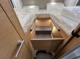 ADRIA SONIC PLUS 700 SL GARAGE LETTI GEMELLI GAMMA 2025 FARI LED E UCONNECT 10″ pieno