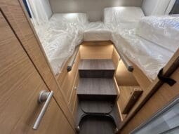 ADRIA SONIC PLUS 700 SL GARAGE LETTI GEMELLI GAMMA 2025 FARI LED E UCONNECT 10″ pieno