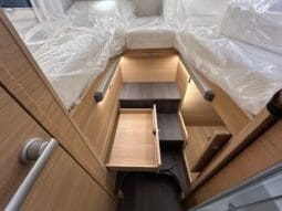 ADRIA SONIC PLUS 700 SL GARAGE LETTI GEMELLI GAMMA 2025 FARI LED E UCONNECT 10″ pieno