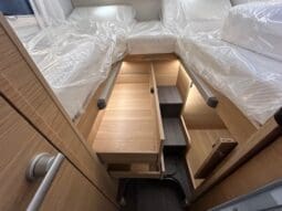 ADRIA SONIC PLUS 700 SL GARAGE LETTI GEMELLI GAMMA 2025 FARI LED E UCONNECT 10″ pieno