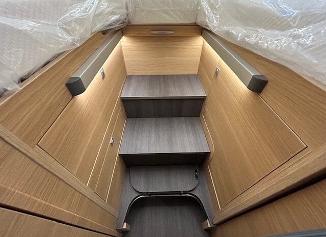 ADRIA SONIC PLUS 700 SL GARAGE LETTI GEMELLI GAMMA 2025 FARI LED E UCONNECT 10″ pieno