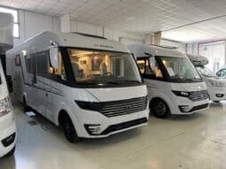 ADRIA SONIC PLUS 700 SL GARAGE LETTI GEMELLI GAMMA 2025 FARI LED E UCONNECT 10″ pieno