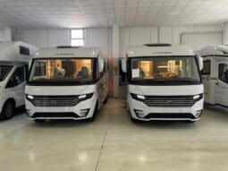 ADRIA SONIC PLUS 700 SL GARAGE LETTI GEMELLI GAMMA 2025 FARI LED E UCONNECT 10″ pieno