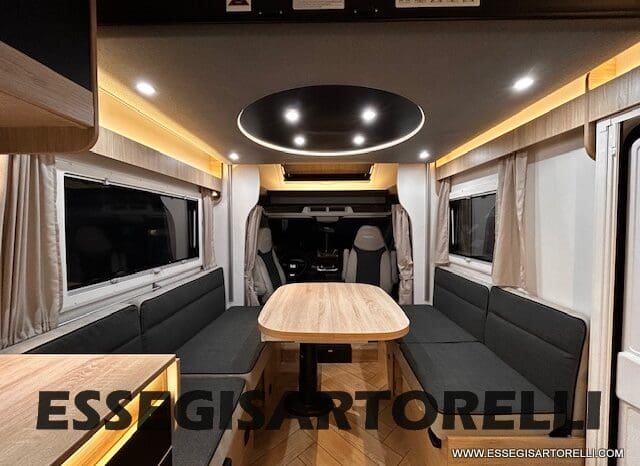 CHAUSSON ETAPE LINE 640 AUTOMATICO 165 CV POWER MY 26 699 CM SEMINTEGRALE BASCULANTE E GARAGE pieno