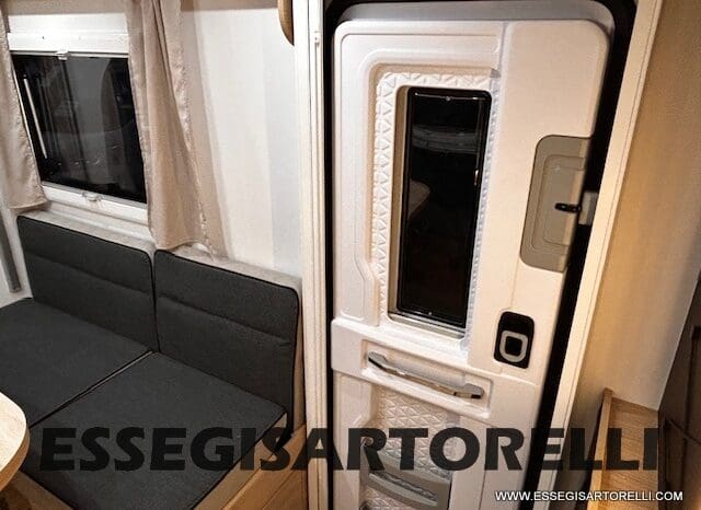 CHAUSSON ETAPE LINE 640 AUTOMATICO 165 CV POWER MY 26 699 CM SEMINTEGRALE BASCULANTE E GARAGE pieno