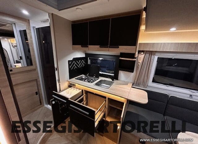 CHAUSSON ETAPE LINE 640 AUTOMATICO 165 CV POWER MY 26 699 CM SEMINTEGRALE BASCULANTE E GARAGE pieno