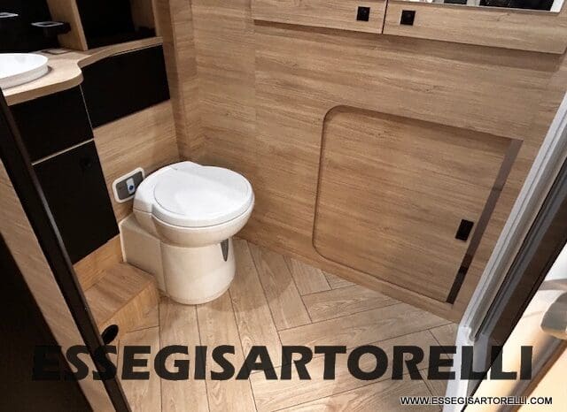 CHAUSSON ETAPE LINE 640 AUTOMATICO 165 CV POWER MY 26 699 CM SEMINTEGRALE BASCULANTE E GARAGE pieno