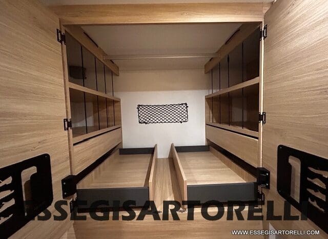 CHAUSSON ETAPE LINE 640 AUTOMATICO 165 CV POWER MY 26 699 CM SEMINTEGRALE BASCULANTE E GARAGE pieno