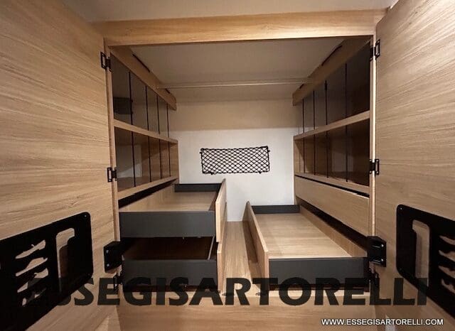 CHAUSSON ETAPE LINE 640 AUTOMATICO 165 CV POWER MY 26 699 CM SEMINTEGRALE BASCULANTE E GARAGE pieno