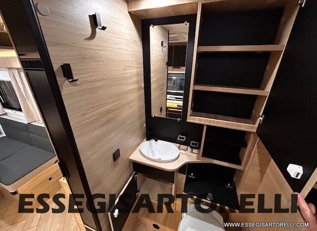 CHAUSSON ETAPE LINE 640 AUTOMATICO 165 CV POWER MY 26 699 CM SEMINTEGRALE BASCULANTE E GARAGE pieno