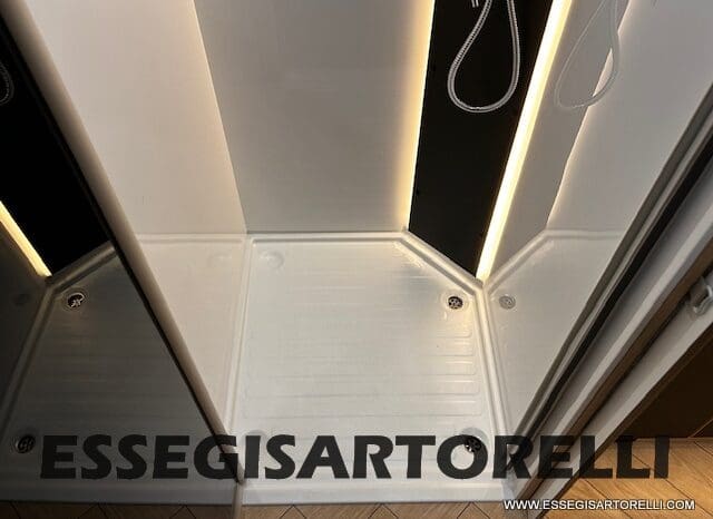 CHAUSSON ETAPE LINE 640 AUTOMATICO 165 CV POWER MY 26 699 CM SEMINTEGRALE BASCULANTE E GARAGE pieno