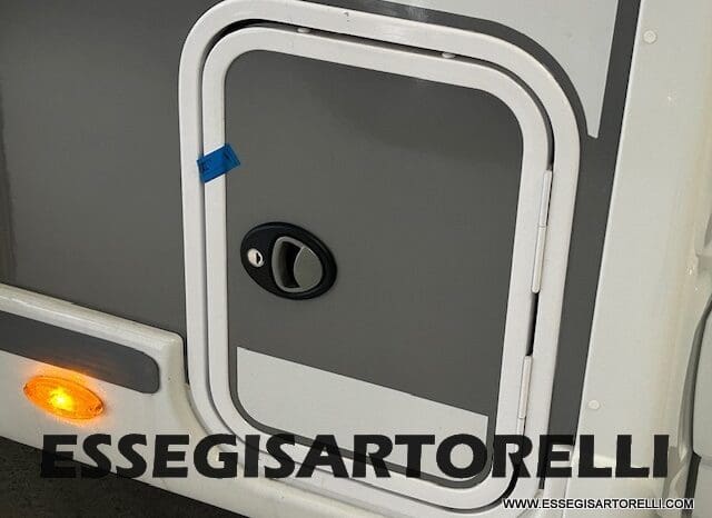 CHAUSSON ETAPE LINE 640 AUTOMATICO 165 CV POWER MY 26 699 CM SEMINTEGRALE BASCULANTE E GARAGE pieno