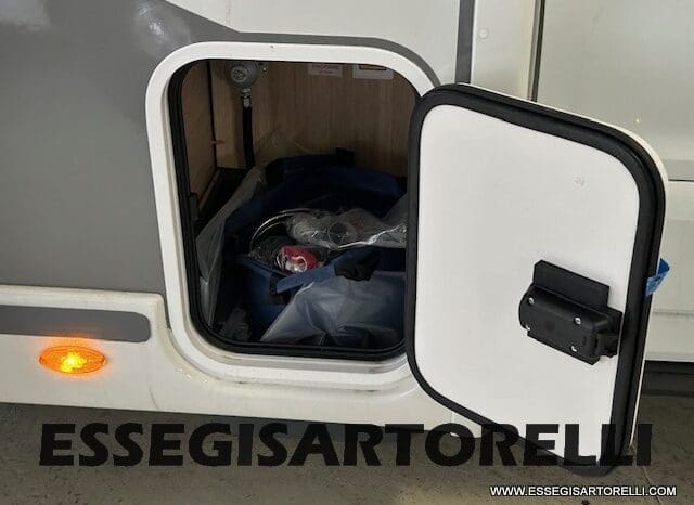 CHAUSSON ETAPE LINE 640 AUTOMATICO 165 CV POWER MY 26 699 CM SEMINTEGRALE BASCULANTE E GARAGE pieno