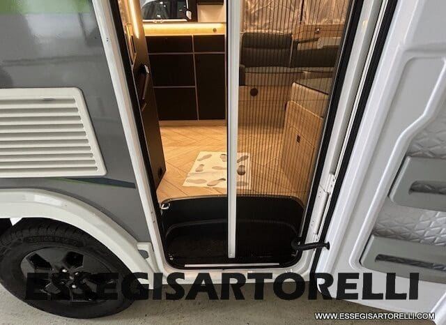CHAUSSON ETAPE LINE 640 AUTOMATICO 165 CV POWER MY 26 699 CM SEMINTEGRALE BASCULANTE E GARAGE pieno