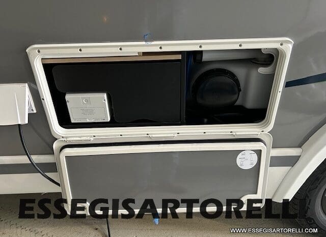 CHAUSSON ETAPE LINE 640 AUTOMATICO 165 CV POWER MY 26 699 CM SEMINTEGRALE BASCULANTE E GARAGE pieno