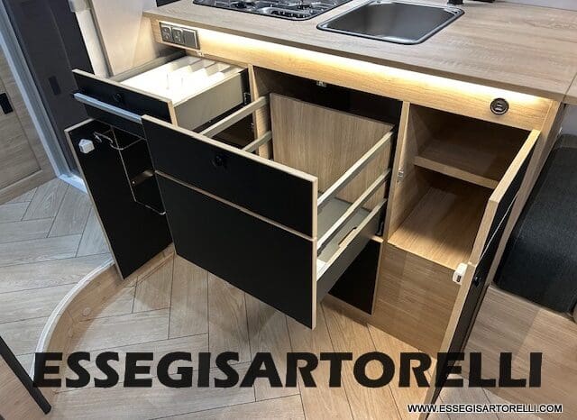 CHAUSSON ETAPE LINE 640 AUTOMATICO 165 CV POWER MY 26 699 CM SEMINTEGRALE BASCULANTE E GARAGE pieno