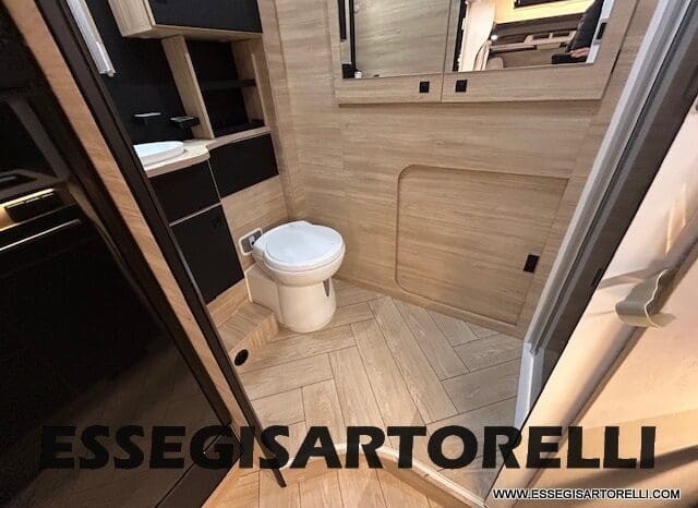 CHAUSSON ETAPE LINE 640 AUTOMATICO 165 CV POWER MY 26 699 CM SEMINTEGRALE BASCULANTE E GARAGE pieno