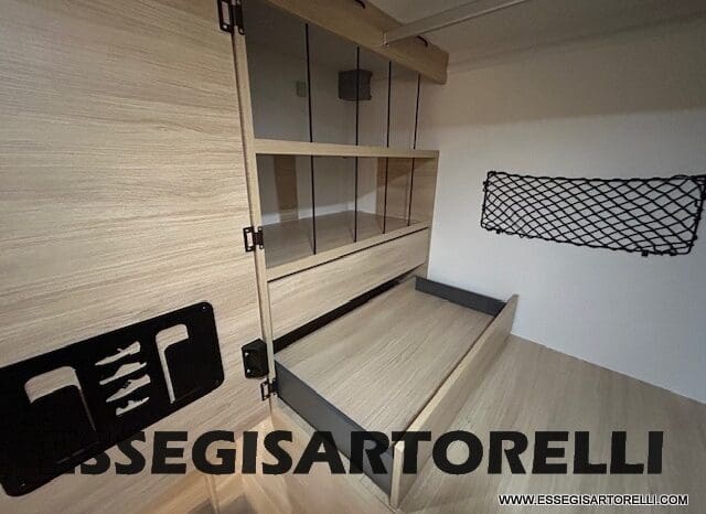 CHAUSSON ETAPE LINE 640 AUTOMATICO 165 CV POWER MY 26 699 CM SEMINTEGRALE BASCULANTE E GARAGE pieno