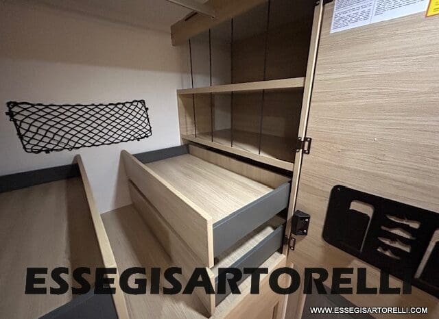 CHAUSSON ETAPE LINE 640 AUTOMATICO 165 CV POWER MY 26 699 CM SEMINTEGRALE BASCULANTE E GARAGE pieno