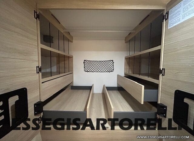 CHAUSSON ETAPE LINE 640 AUTOMATICO 165 CV POWER MY 26 699 CM SEMINTEGRALE BASCULANTE E GARAGE pieno