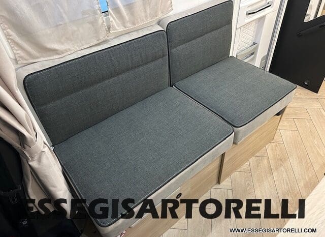 CHAUSSON ETAPE LINE 640 AUTOMATICO 165 CV POWER MY 26 699 CM SEMINTEGRALE BASCULANTE E GARAGE pieno