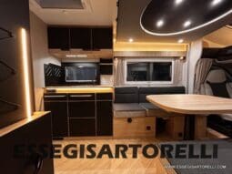 CHAUSSON NEW TITANIUM LINE 640 AUTOMATICO 165 CV 2026 BASCULANTE FULL 639 CM pieno