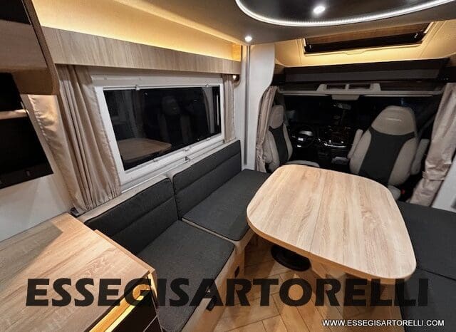 CHAUSSON NEW TITANIUM LINE 640 AUTOMATICO 165 CV 2026 BASCULANTE FULL 639 CM pieno