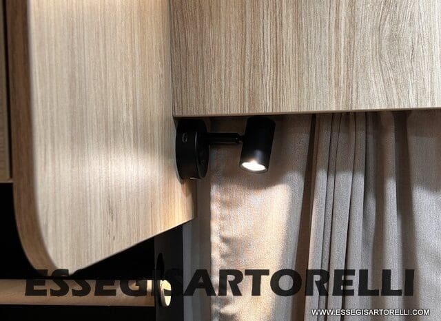 CHAUSSON NEW TITANIUM LINE 640 AUTOMATICO 165 CV 2026 BASCULANTE FULL 639 CM pieno