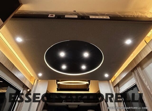 CHAUSSON NEW TITANIUM LINE 640 AUTOMATICO 165 CV 2026 BASCULANTE FULL 639 CM pieno