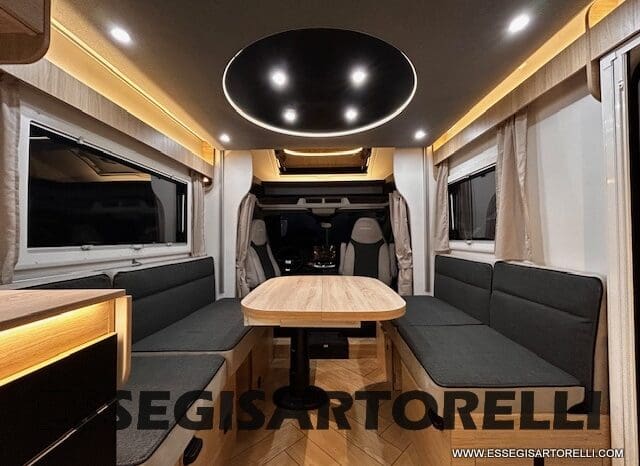 CHAUSSON NEW TITANIUM LINE 640 AUTOMATICO 165 CV 2026 BASCULANTE FULL 639 CM pieno