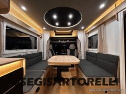 CHAUSSON NEW TITANIUM LINE 640 AUTOMATICO 165 CV 2026 BASCULANTE FULL 639 CM pieno