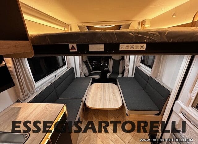 CHAUSSON NEW TITANIUM LINE 640 AUTOMATICO 165 CV 2026 BASCULANTE FULL 639 CM pieno