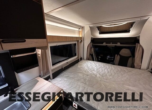 CHAUSSON NEW TITANIUM LINE 640 AUTOMATICO 165 CV 2026 BASCULANTE FULL 639 CM pieno