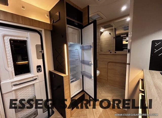 CHAUSSON NEW TITANIUM LINE 640 AUTOMATICO 165 CV 2026 BASCULANTE FULL 639 CM pieno