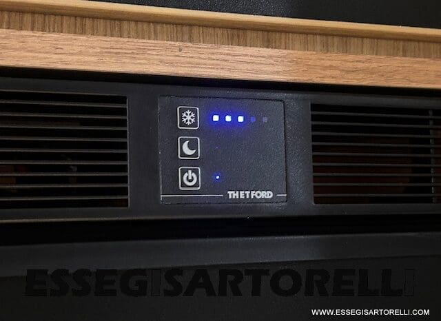 CHAUSSON NEW TITANIUM LINE 640 AUTOMATICO 165 CV 2026 BASCULANTE FULL 639 CM pieno