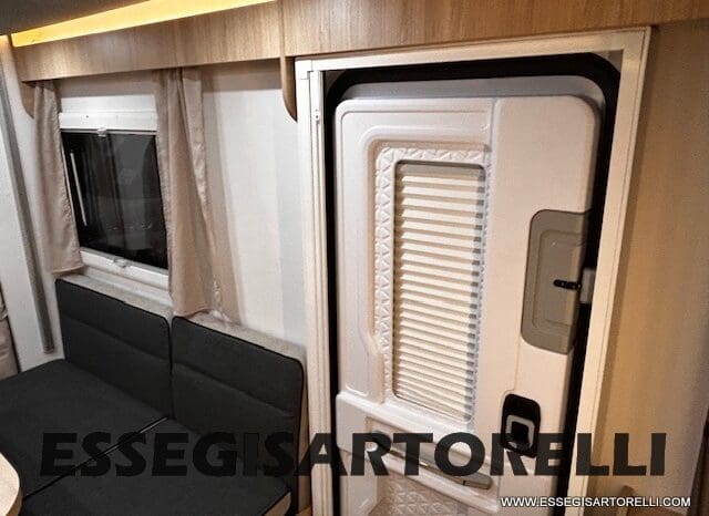 CHAUSSON NEW TITANIUM LINE 640 AUTOMATICO 165 CV 2026 BASCULANTE FULL 639 CM pieno