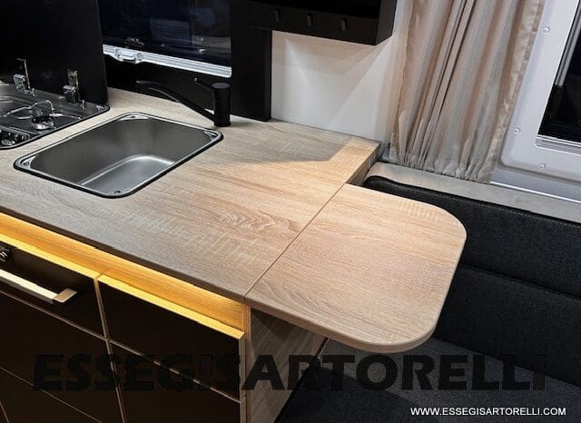 CHAUSSON NEW TITANIUM LINE 640 AUTOMATICO 165 CV 2026 BASCULANTE FULL 639 CM pieno