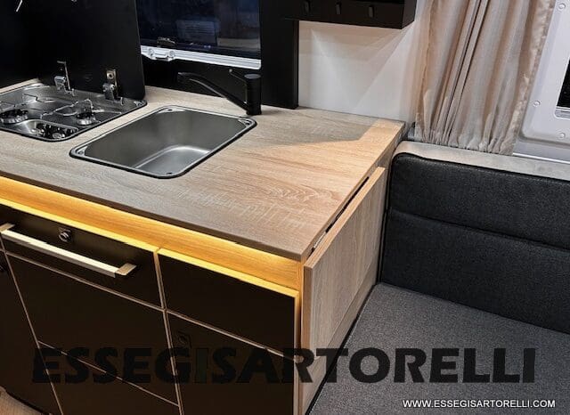 CHAUSSON NEW TITANIUM LINE 640 AUTOMATICO 165 CV 2026 BASCULANTE FULL 639 CM pieno