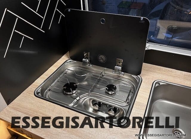 CHAUSSON NEW TITANIUM LINE 640 AUTOMATICO 165 CV 2026 BASCULANTE FULL 639 CM pieno