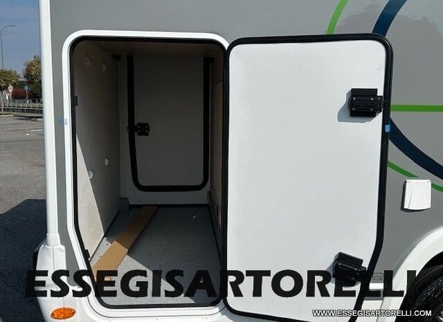 CHAUSSON NEW TITANIUM LINE 640 AUTOMATICO 165 CV 2026 BASCULANTE FULL 639 CM pieno