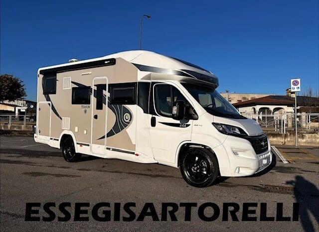 CHAUSSON TITANIUM 644 AUTOMATICO BASCULANTE E GARAGE 5 POSTI OMOLOGATI 12/2020 pieno