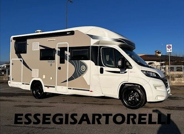 CHAUSSON TITANIUM 644 AUTOMATICO BASCULANTE E GARAGE 5 POSTI OMOLOGATI 12/2020 pieno