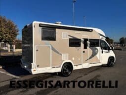 CHAUSSON TITANIUM 644 AUTOMATICO BASCULANTE E GARAGE 5 POSTI OMOLOGATI 12/2020 pieno